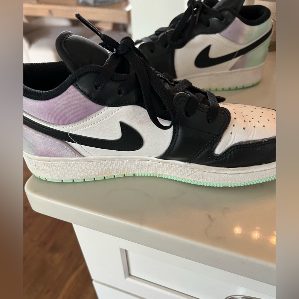 Nike Jordan 1 Low 7Y or 8.5 Women’s